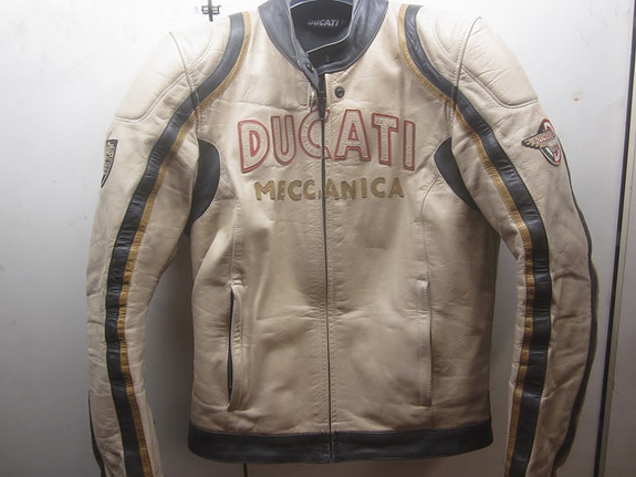 Ducati nahkatakki koko 44