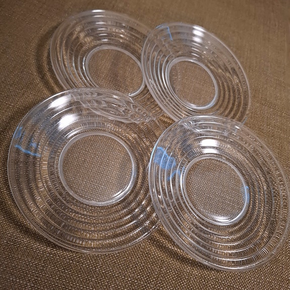 Lasiset lautaset 4 kpl läpimitta 14,5 cm