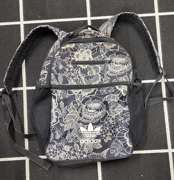 Adidas reppu