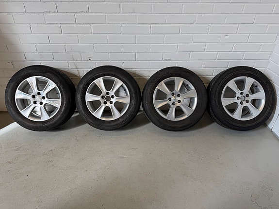 Subaru 16" Alumiinivanteet + 215 / 60 / 16 Kesärenkaat (85)