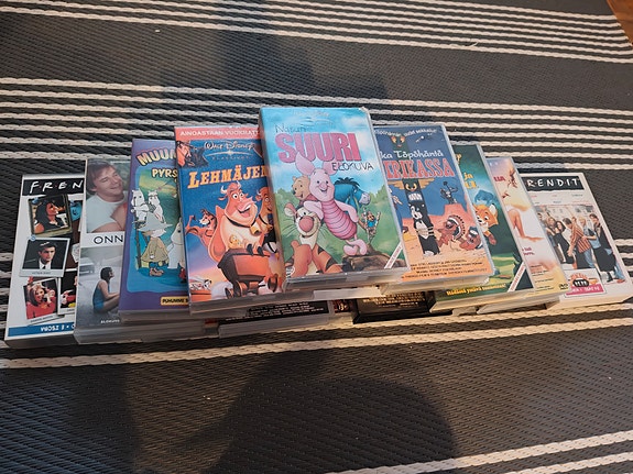 VHS kasetteja aikuiselle että lapselle