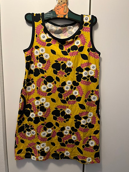 Marimekko hihaton tunika taskuilla L