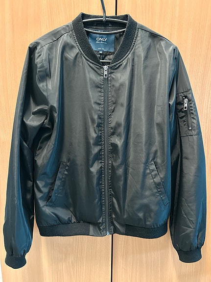 Bomber takki
