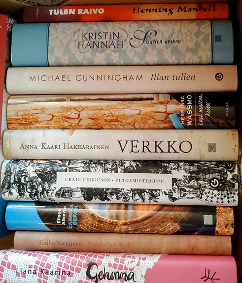 Kirjoja 15