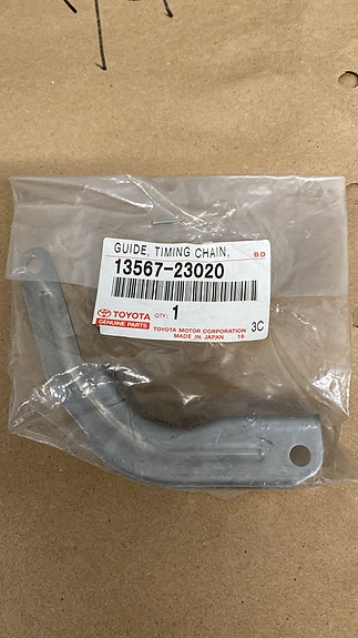 Toyota jakoketjun ohjain 13567-23020
