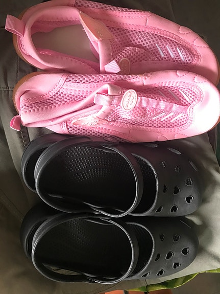 Lasten Crocsit ja paljasjalkakengät