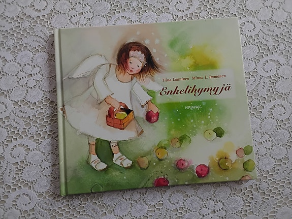 Enkelihymyjä, Laaninen-Immonen