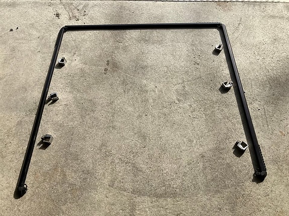 Lavapeite kehys, kinnitys, kiskot (D-max, Hilux, King Cab, L200)