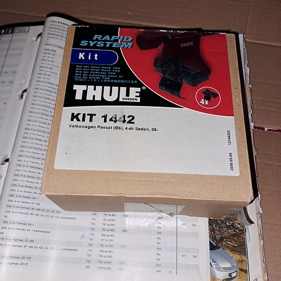 Thule 1442 kiinnikesarja VW Passat