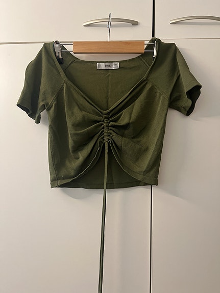 Mangon Crop top armeijan vihreä/ t-paita/ napapaita