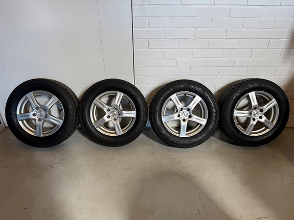 VW / Skoda / Audi 16" Alumiinivanteet + 215 / 65 / 16 Kitkarenkaat (114)