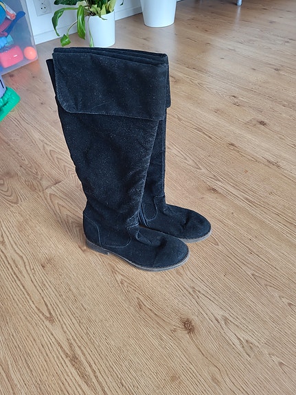 Naisten saappaat 36-37, suede materiaali, paksu pohja, hyvää laatuiset