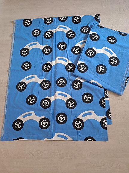Auto verhot 205 x 156 cm (Design by Eero Aarnio)