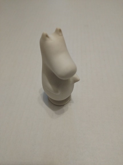 Keraaminen Muumi figuuri