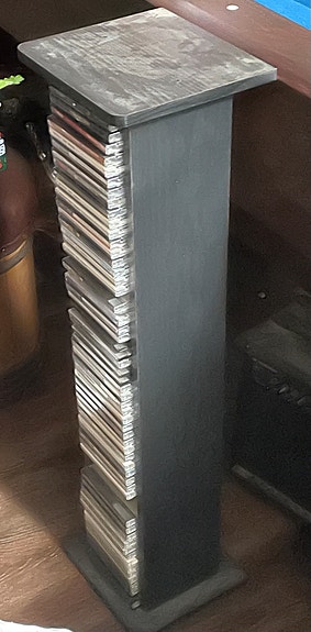 CD levy teline 90-luku levyteline kukkapylväs kukkateline