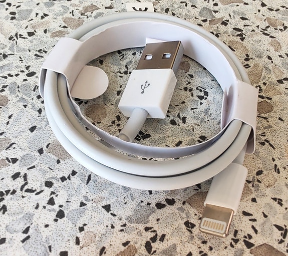 Lataus USB-kaapeli iPhonelle