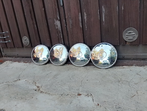 Lada 13" pölykapselit