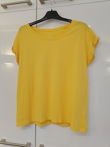 Esmaran keltainen T-paita , M