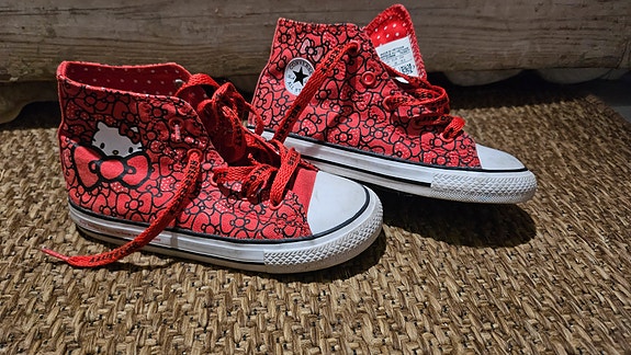 Hello kitty converset