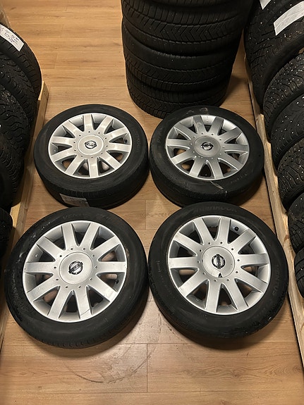 Nissan 17” aluvanteet huonoilla kesärenkailla