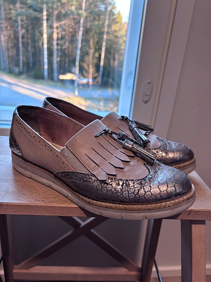 Tamaris kävelykengät koossa 39