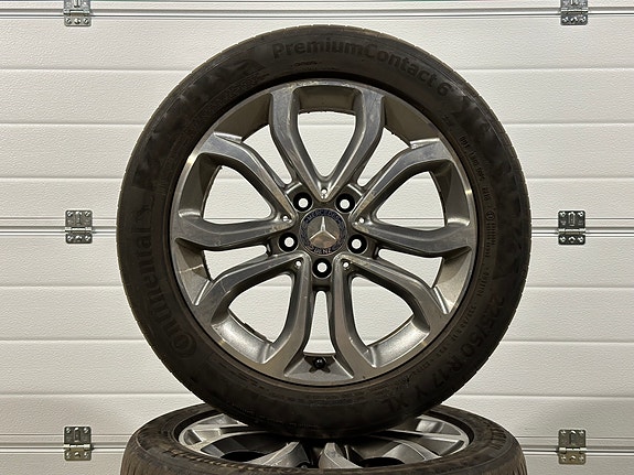 Mercedes 17”  orgis alut 225/50-17 kesärenkailla