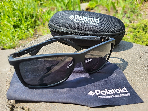 Polaroid aurinkolasit