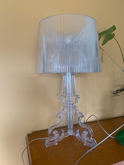 Kartell valaisin