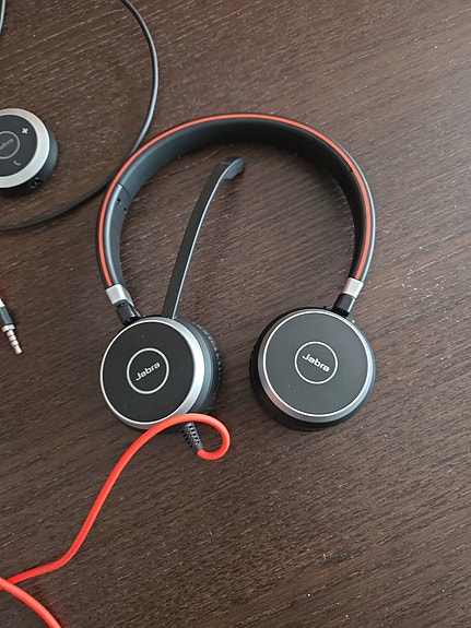 Jabra Evolve 40 Mono Black -sankakuulokkeet ja GN ENC010 -kotelo
