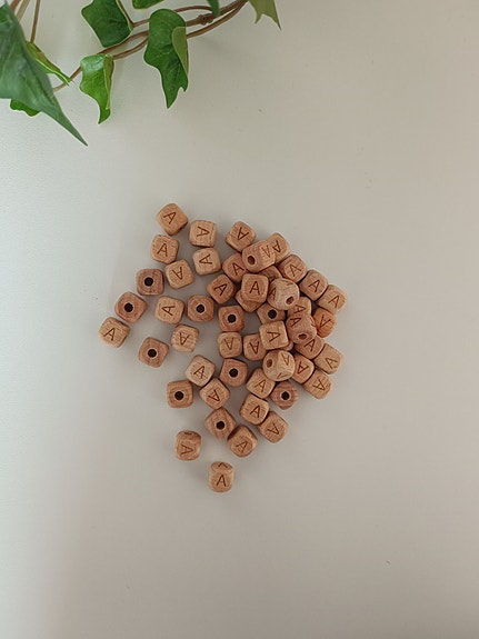 puuhelmiä