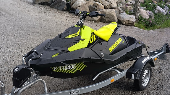 Vuokrataan Sea-Doo Spark Trixx -23 vesijetti.
