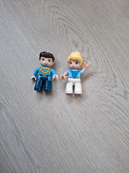 Lego Duplo tuhkimo ja prinssi