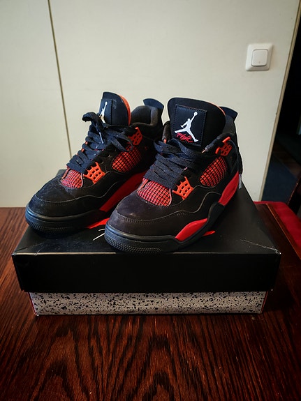 Nike air Jordan 4 Red thunder