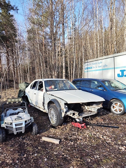 Bmw E34 osia