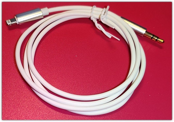 IPhone / iPad : Lightning - Valkoinen 3,5mm aux liitinkaapeli / audiokaapeli