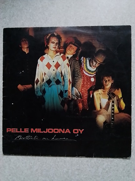 Pelle Miljoona Oy - Moottoritie on kuuma (1980)
