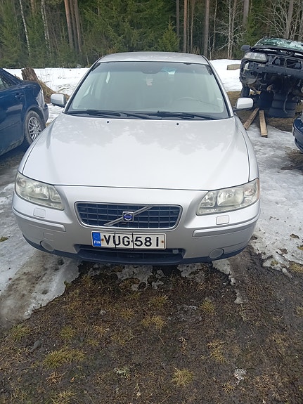 Volvo S60 D5 facelift osina myynnissä
