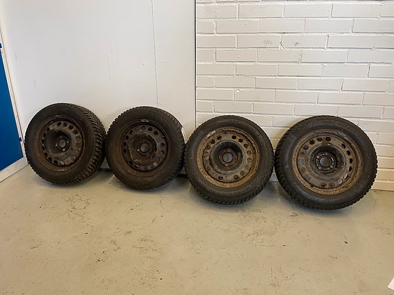 Opel 15" +185/65/15 Nastarenkaat (154)