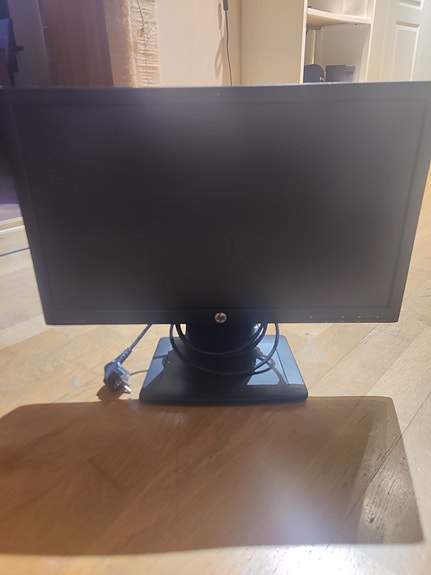 HP Compaq LA2206xc 21.5-inch Webcam LCD Monitor