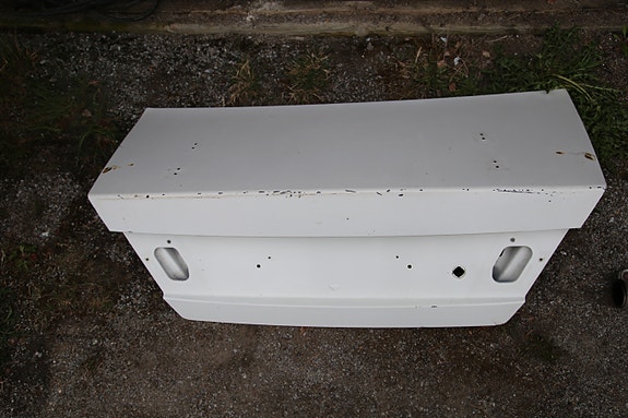 Mitsubishi lancer takaluukku