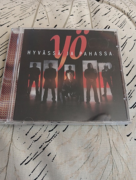 Yö: Hyvässä ja pahassa