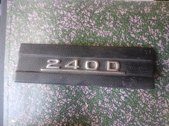Mercedes-benz 240 d merkki