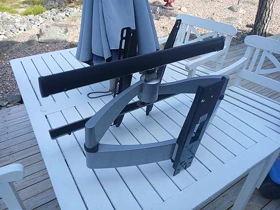TV:n seinäteline 32"-66"
