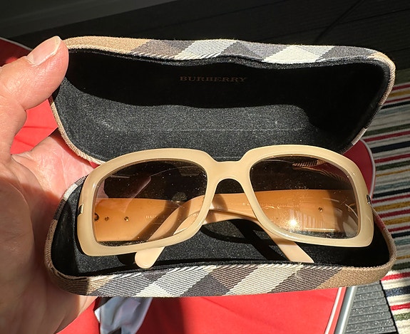 Burberry naisten aurinkolasit, Retro & Vintage