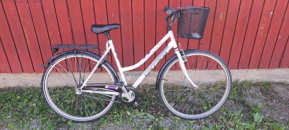 Naisten 3 vaihteinen polkupyörä.