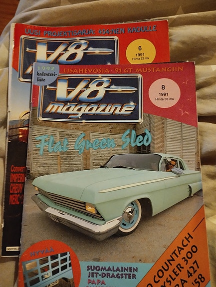 V8 Magazine lehtiä