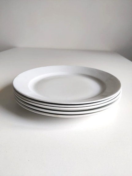 Lautaset vanhaa Arabiaa