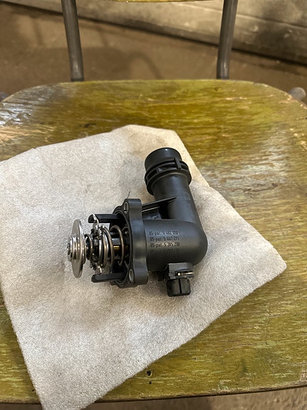 Bmw E46 1.9 bensa termostaatti UUSI