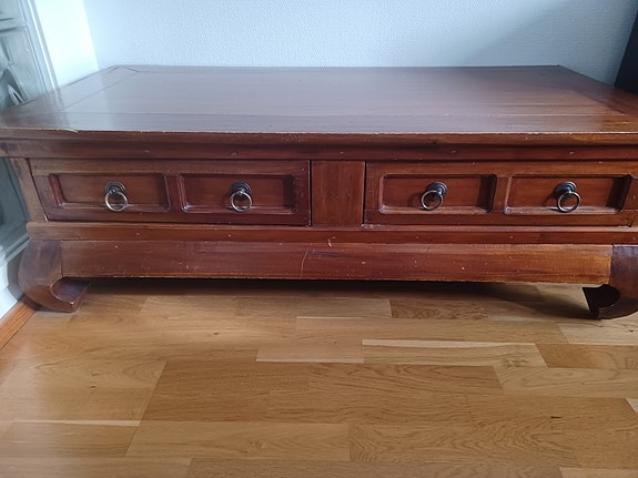 Sohvapöytä