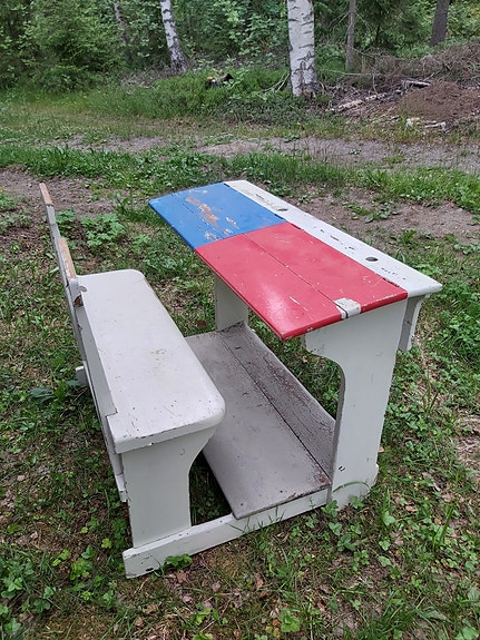 Vanha kahdenistuttava pulpetti